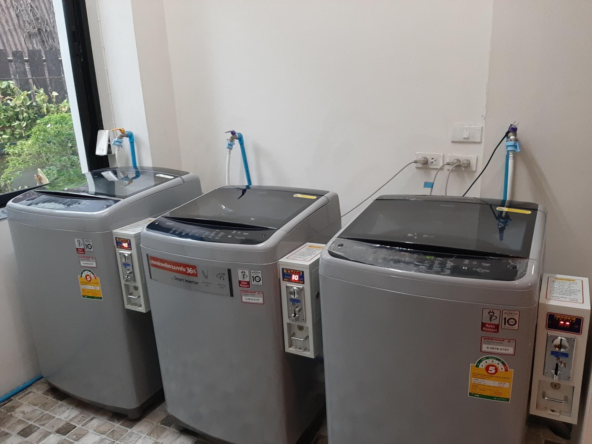 Vanlisut Hotel Ngamwongwan Nonthaburi Exteriör bild