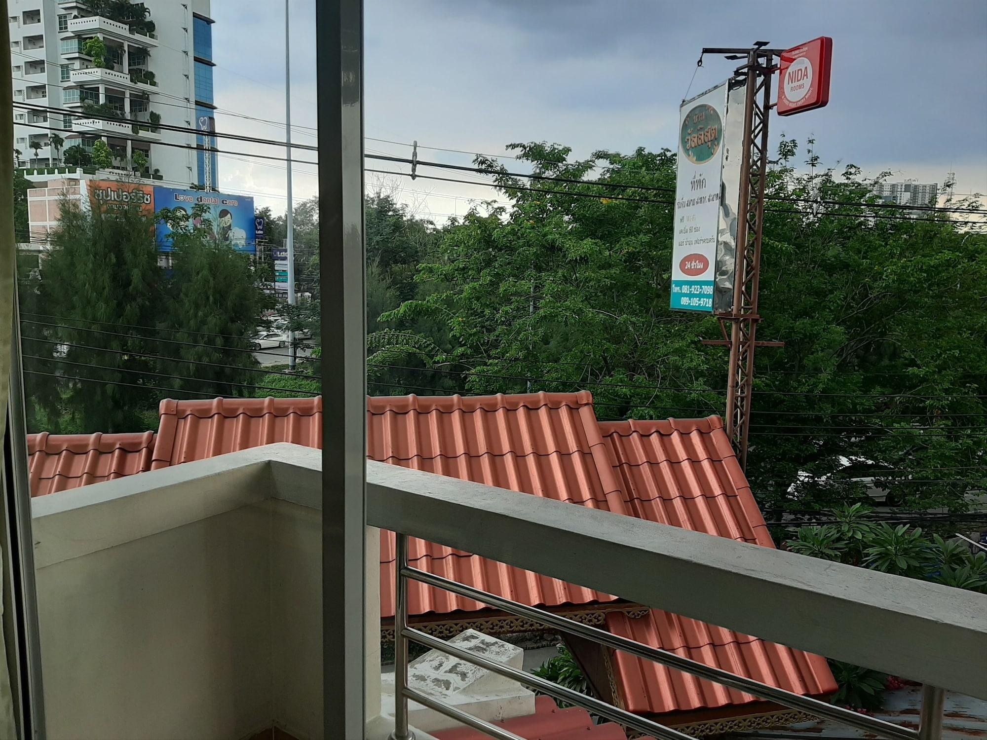 Vanlisut Hotel Ngamwongwan Nonthaburi Exteriör bild