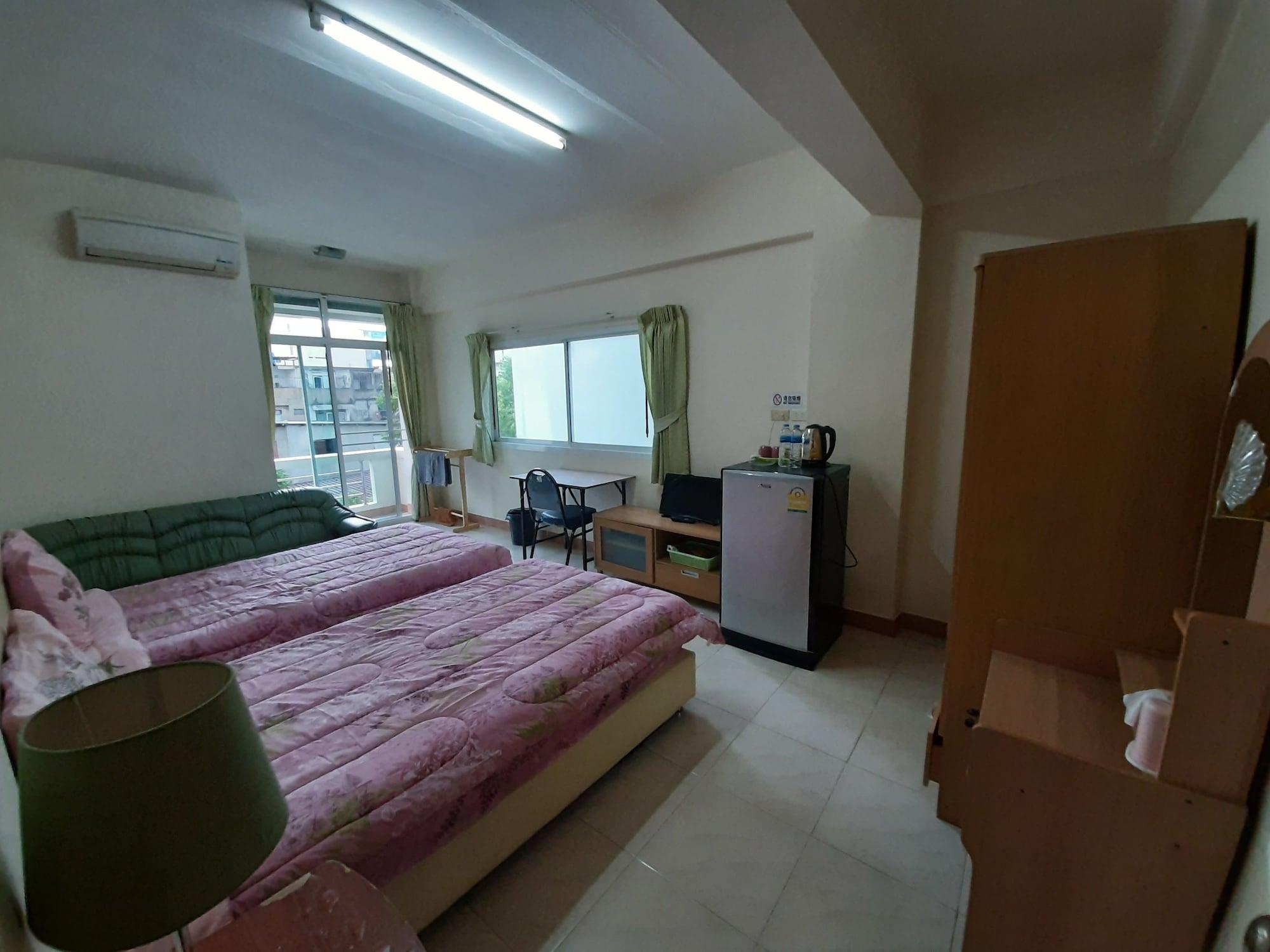 Vanlisut Hotel Ngamwongwan Nonthaburi Exteriör bild