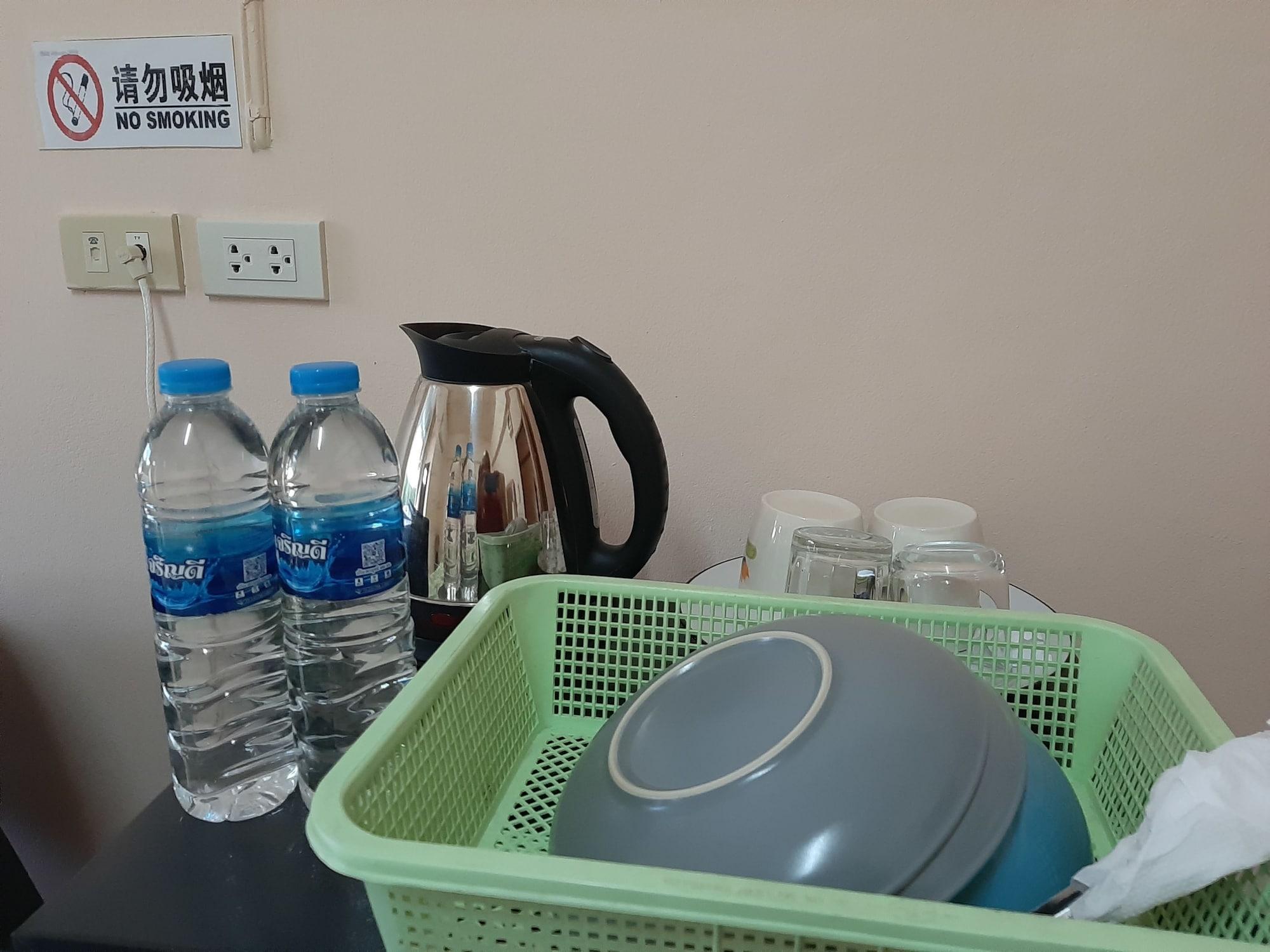 Vanlisut Hotel Ngamwongwan Nonthaburi Exteriör bild