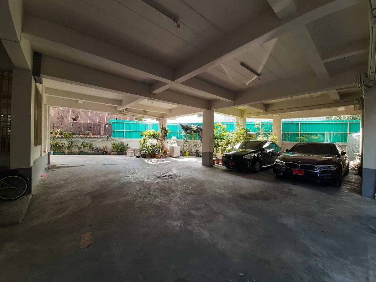Vanlisut Hotel Ngamwongwan Nonthaburi Exteriör bild