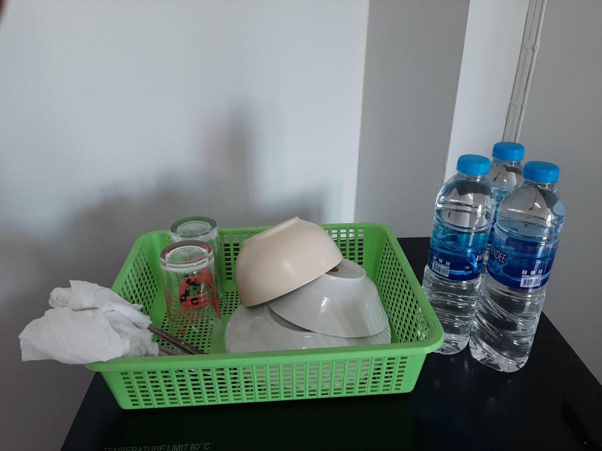 Vanlisut Hotel Ngamwongwan Nonthaburi Exteriör bild